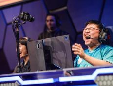 28圈体育-包含JackeyLove回归赛场，关键助攻首场状态亮眼，美国队观众沸腾！的词条